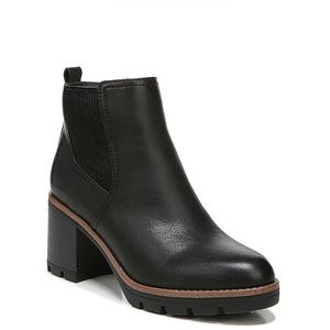 Naturalizer ankle bootie
